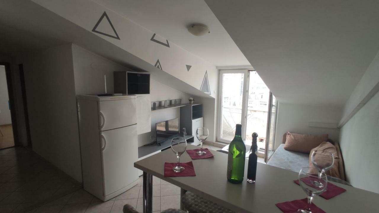 Small Northside Apartment Split Eksteriør billede