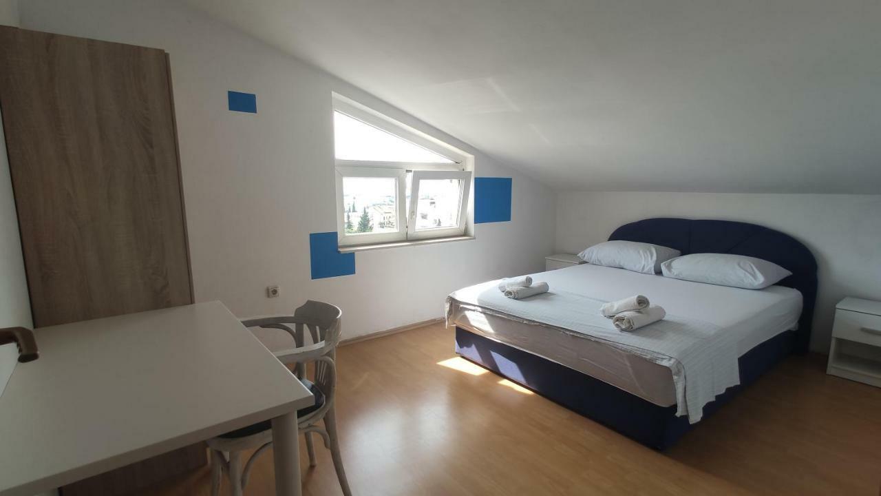 Small Northside Apartment Split Eksteriør billede